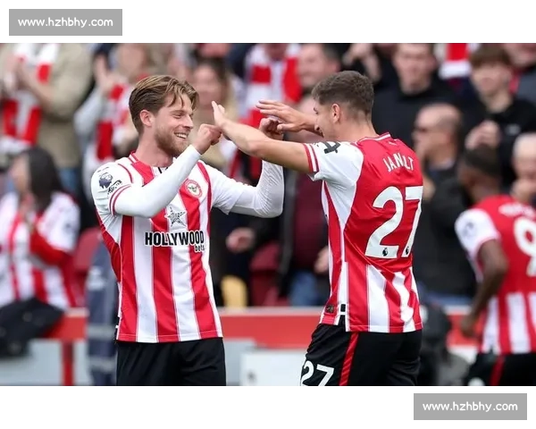 前曼联铁卫力荐双星：姆贝莫锋线利刃 + 库尼亚中场新核