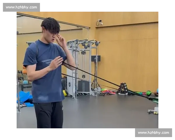 曾凡博启程德国冲刺亚洲杯 工作室晒照展现康复决心